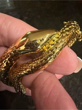 Gold Snake-Design Women's Bracelet
